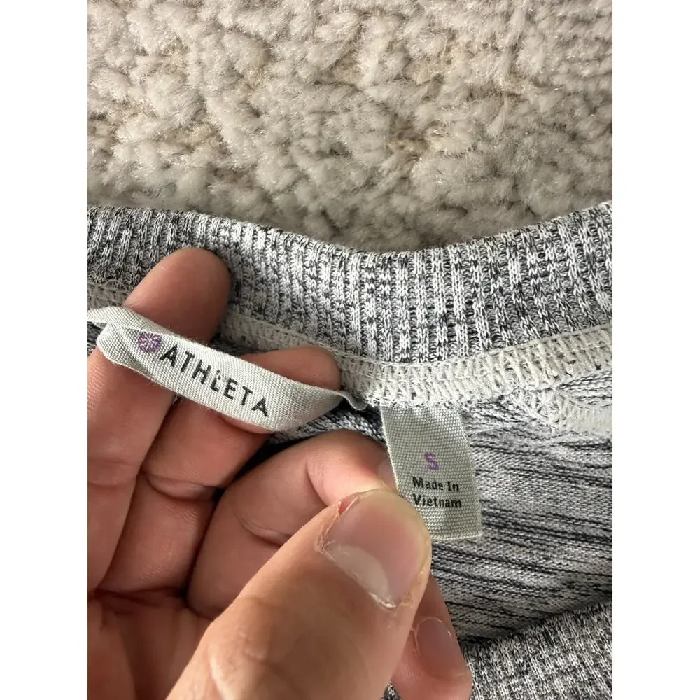 Athleta Size S Stretch Casual Outdoor‎ Sweater Heather Gray Long Sleeve Pullover